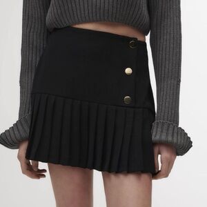 ZARA BOX PLEAT SKORTS BLACK